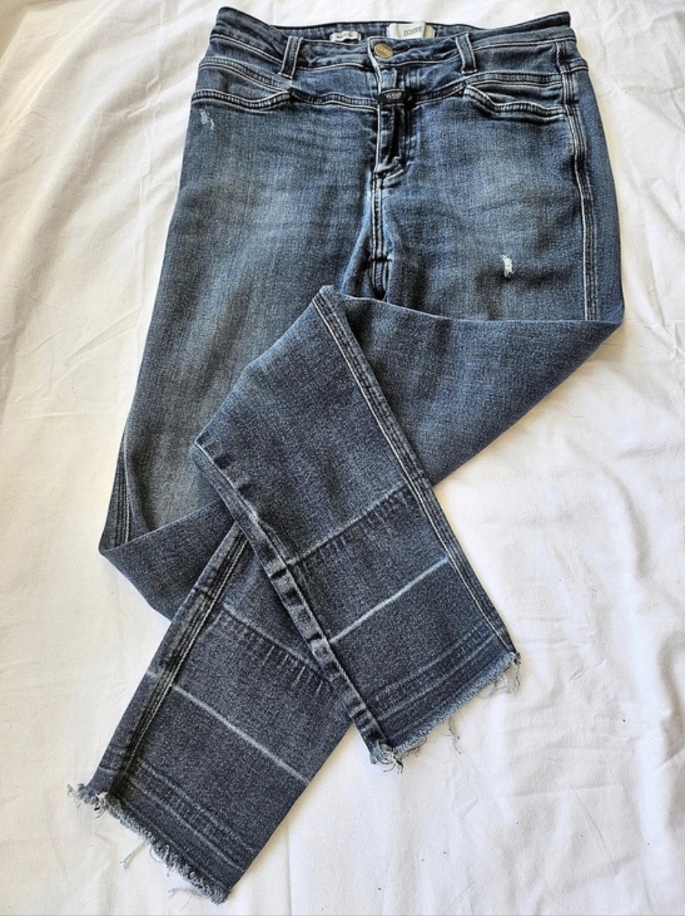 Closed High-Waist Skinny Pedal Pusher Light Wash Raw Hem Jeans